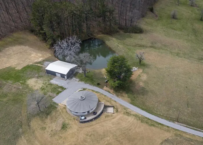 Country house Unique 1970s Round House W Hot Tub *