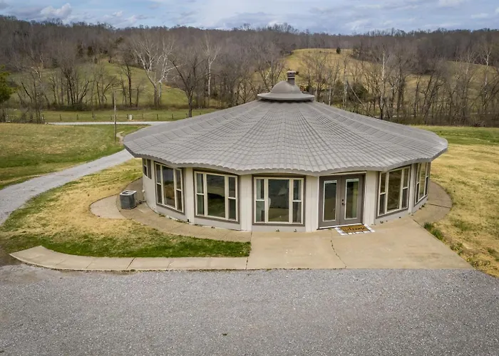 Country house Unique 1970s Round House W Hot Tub *