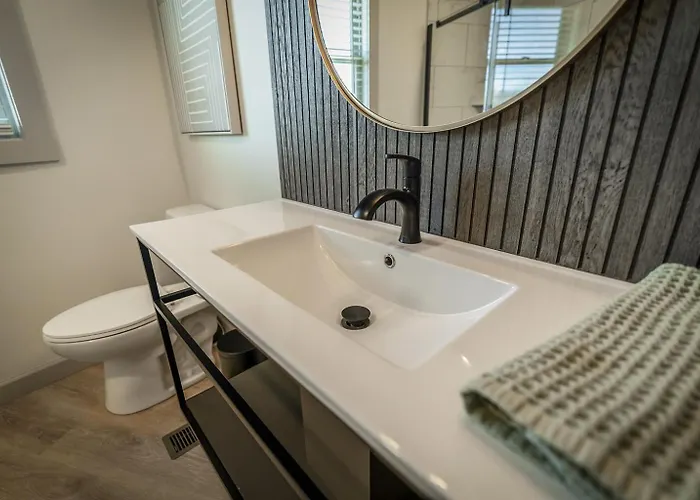 Unique 1970s Round House W Hot Tub Country house Elizabethtown