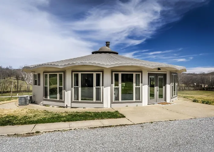 Country house Unique 1970s Round House W Hot Tub Elizabethtown